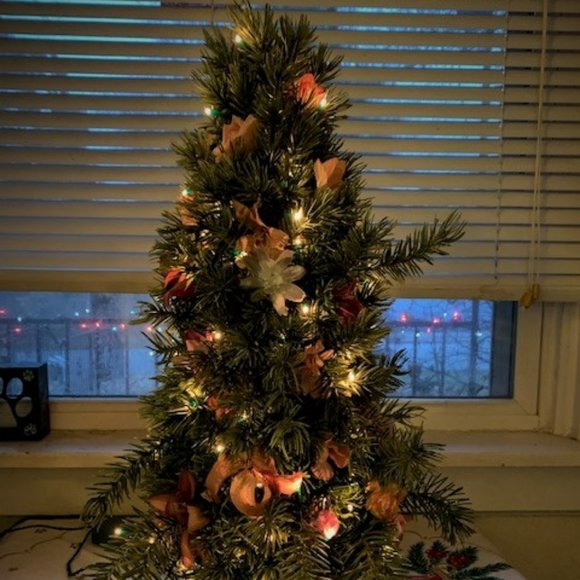 Vintage One-of-a-Kind Victorian Style Floral 21-inch Rose Tree with Lights